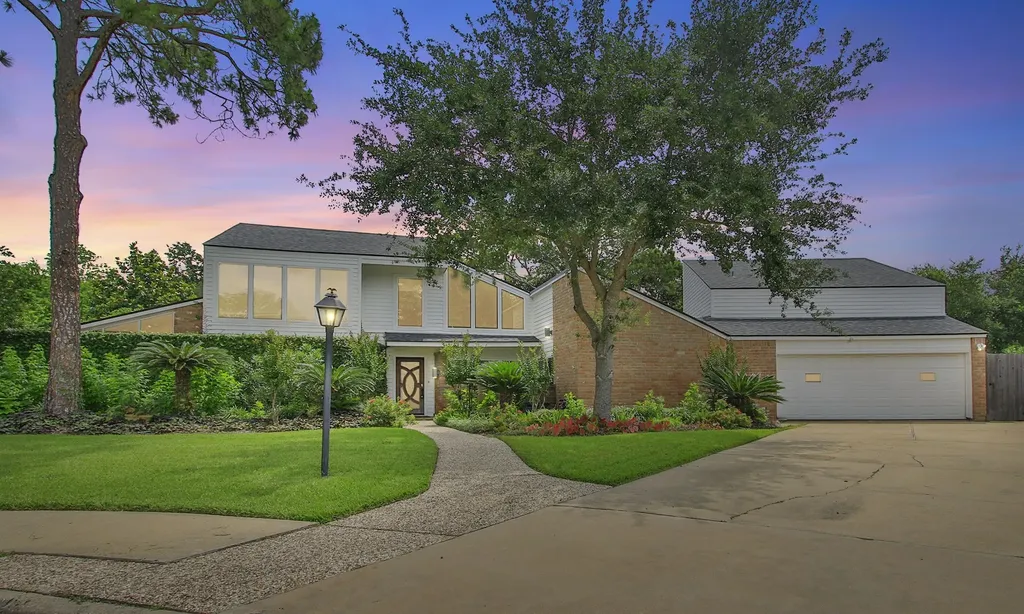 13802 Menasco Court Houston TX 77077