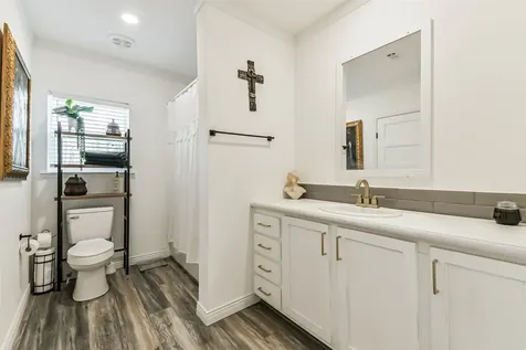 17700 Fregia Road Hull TX 77564