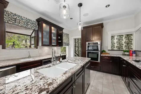 529 Highland Street Houston TX 77009