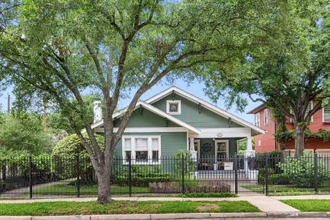 529 Highland Street Houston TX 77009