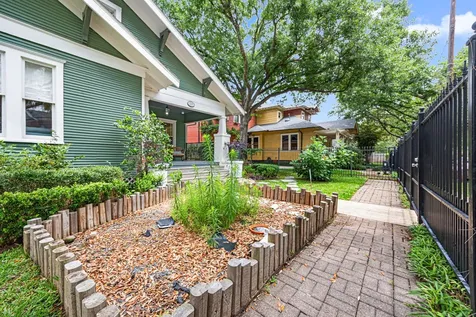 529 Highland Street Houston TX 77009
