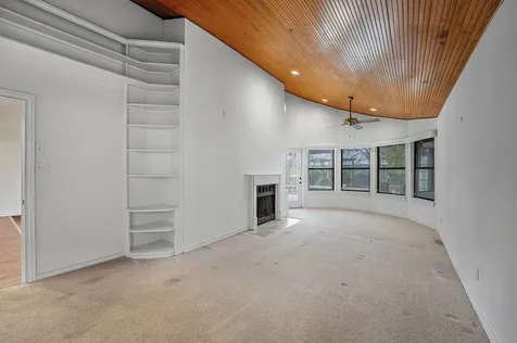 640 S College Street La Grange TX 78945