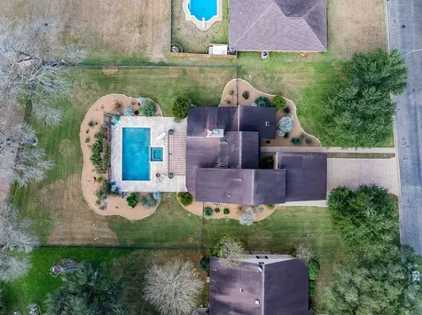 640 S College Street La Grange TX 78945