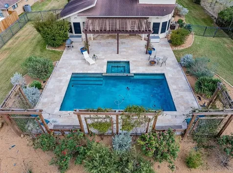 640 S College Street La Grange TX 78945