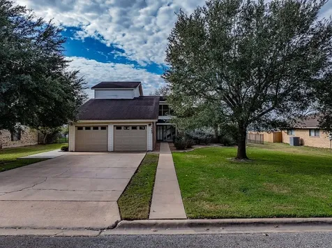 640 S College Street La Grange TX 78945