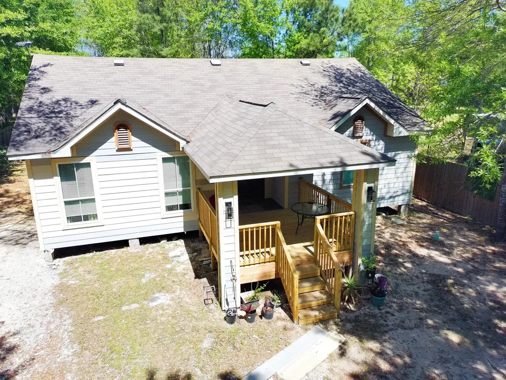 1226 County Road 5007 Cleveland TX 77327