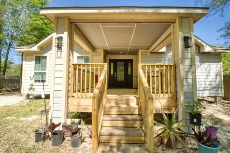 1226 County Road 5007 Cleveland TX 77327