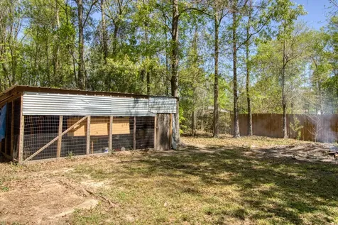 1226 County Road 5007 Cleveland TX 77327