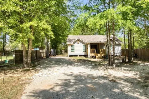 1226 County Road 5007 Cleveland TX 77327