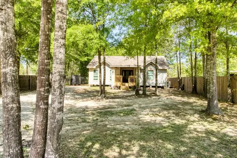 1226 County Road 5007 Cleveland TX 77327