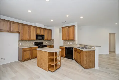 2030 Creek Shore Lane Pearland TX 77581