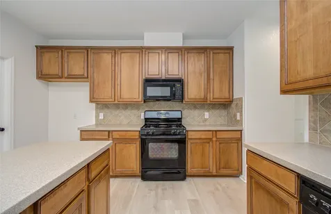 2030 Creek Shore Lane Pearland TX 77581