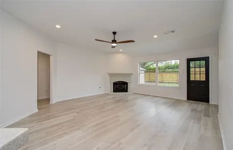 2030 Creek Shore Lane Pearland TX 77581