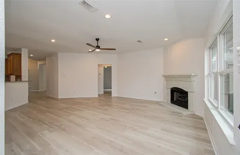2030 Creek Shore Lane Pearland TX 77581
