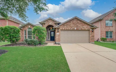 2030 Creek Shore Lane Pearland TX 77581