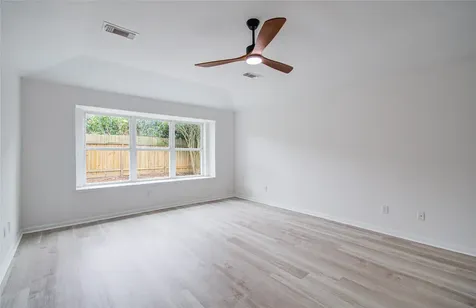 2030 Creek Shore Lane Pearland TX 77581