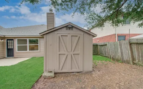 2030 Creek Shore Lane Pearland TX 77581