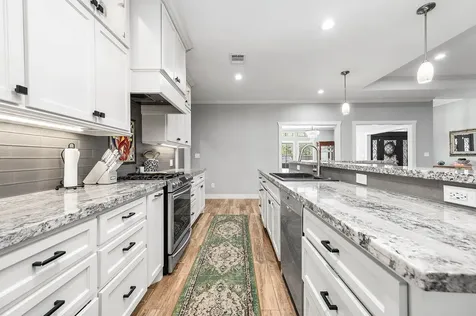 201 Hillcrest Drive Alvin TX 77511