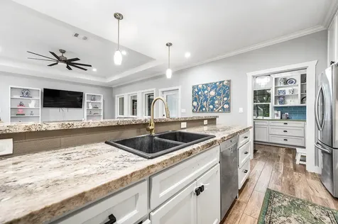 201 Hillcrest Drive Alvin TX 77511