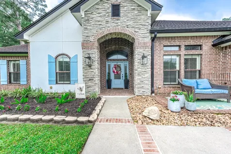 201 Hillcrest Drive Alvin TX 77511