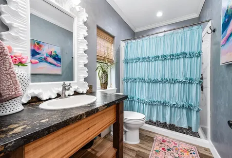 201 Hillcrest Drive Alvin TX 77511