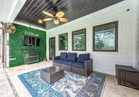 201 Hillcrest Drive Alvin TX 77511