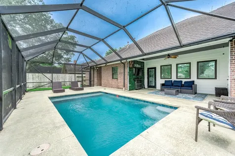 201 Hillcrest Drive Alvin TX 77511