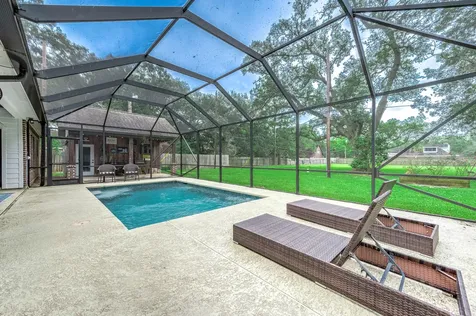 201 Hillcrest Drive Alvin TX 77511