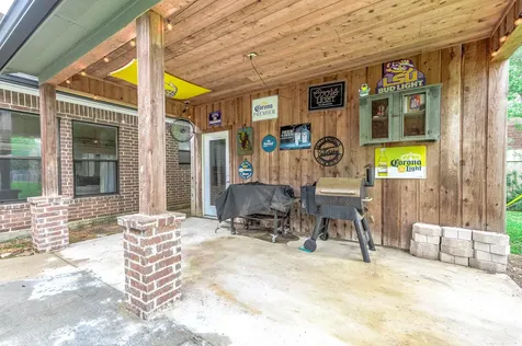 201 Hillcrest Drive Alvin TX 77511