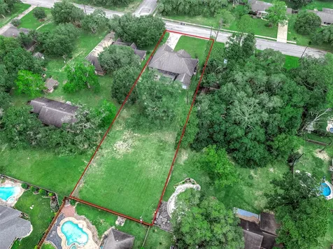 201 Hillcrest Drive Alvin TX 77511