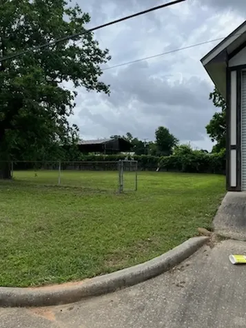 310 W Stewart Street Willis TX 77378