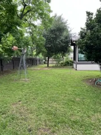 310 W Stewart Street Willis TX 77378