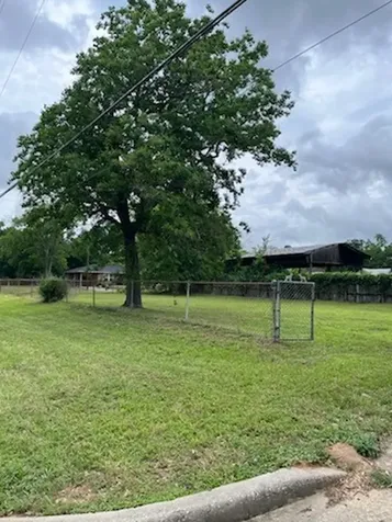 310 W Stewart Street Willis TX 77378