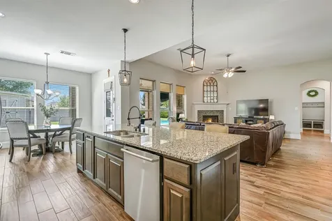 2424 Prairie Mist Lane Friendswood TX 77546