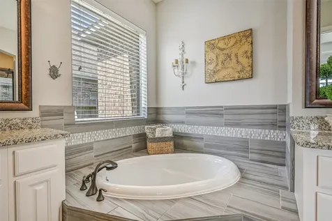 2424 Prairie Mist Lane Friendswood TX 77546