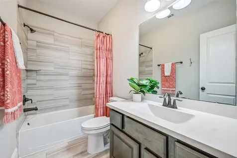 2424 Prairie Mist Lane Friendswood TX 77546
