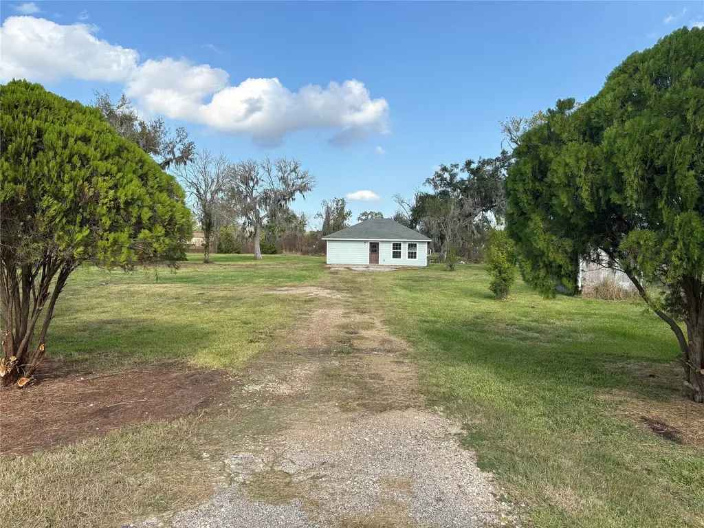 718 County Road 388 Brazoria TX 77422