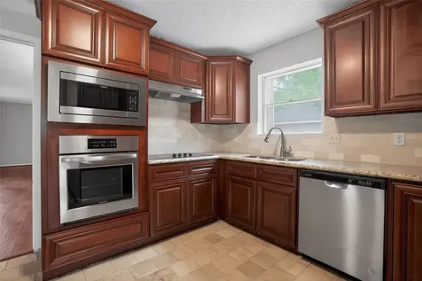 1927 Hidden Creek Drive Kingwood TX 77339
