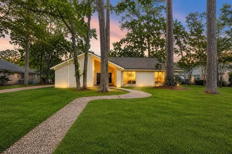 1927 Hidden Creek Drive Kingwood TX 77339