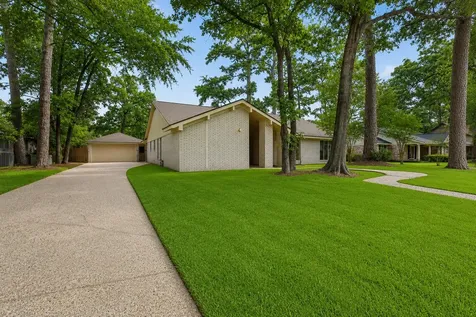 1927 Hidden Creek Drive Kingwood TX 77339