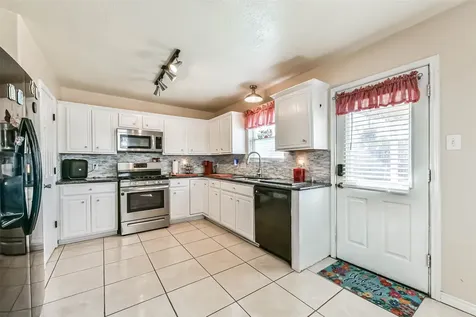 8319 White Pine Lane Baytown TX 77523