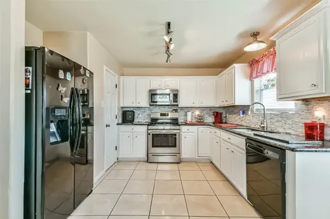 8319 White Pine Lane Baytown TX 77523