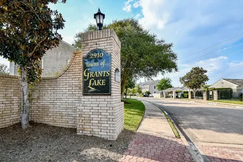 2930 Grants Lake Boulevard 407 Sugar Land TX 77479