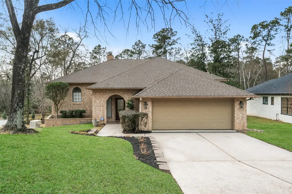 6 Highland Hollow Drive Conroe TX 77304