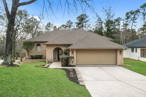 6 Highland Hollow Drive Conroe TX 77304