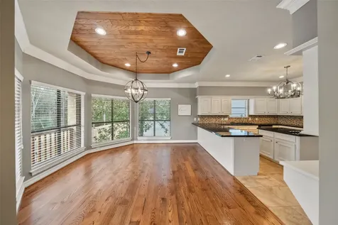 6 Highland Hollow Drive Conroe TX 77304