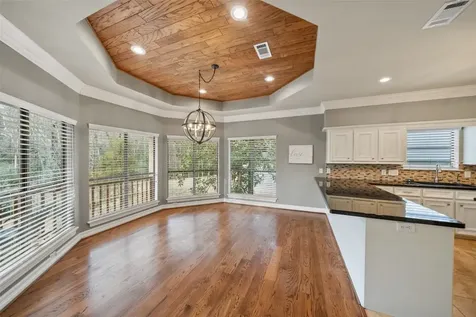 6 Highland Hollow Drive Conroe TX 77304
