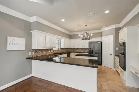 6 Highland Hollow Drive Conroe TX 77304