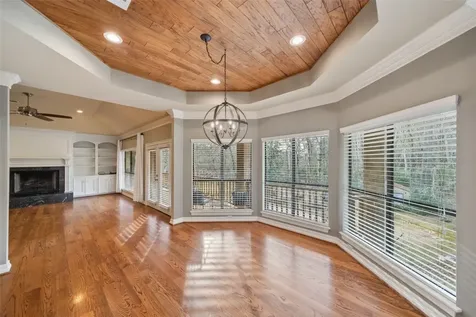 6 Highland Hollow Drive Conroe TX 77304