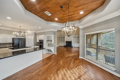 6 Highland Hollow Drive Conroe TX 77304